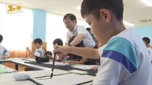 【Jr.+】学校に感謝の気持ちを込めて　四ヶ浦小学校　絵手紙教室